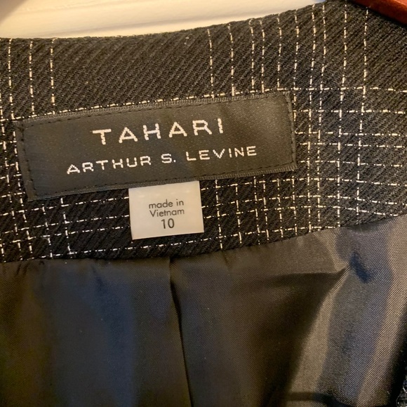 ‘Tahari’ Plaid Jacket - Picture 2 of 5